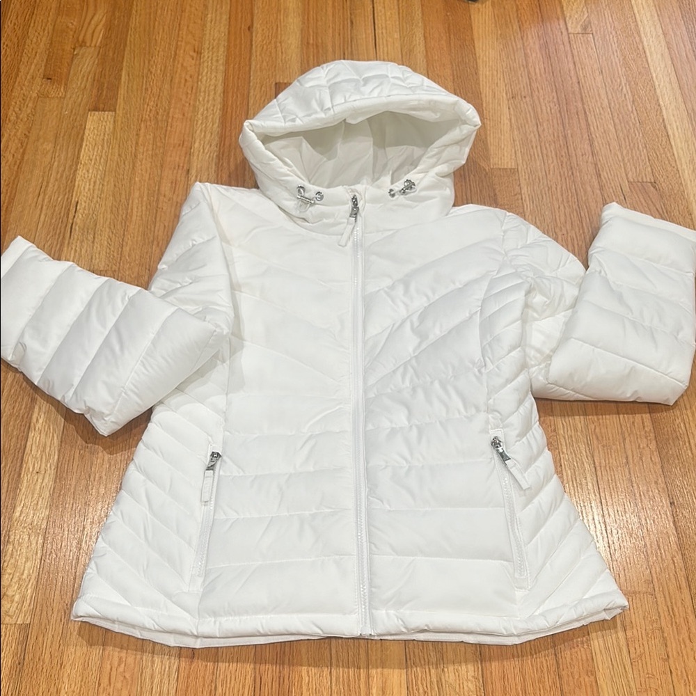 Tommy Hilfiger white spring puffer jacket size medium